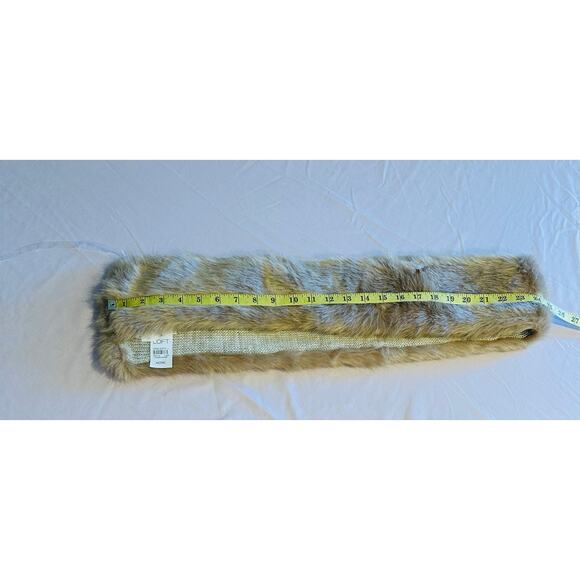 Ann Taylor LOFT Beautiful Glamour Luxurious Warm Faux Fur Crossover Scarf NWT - Picture 7 of 7